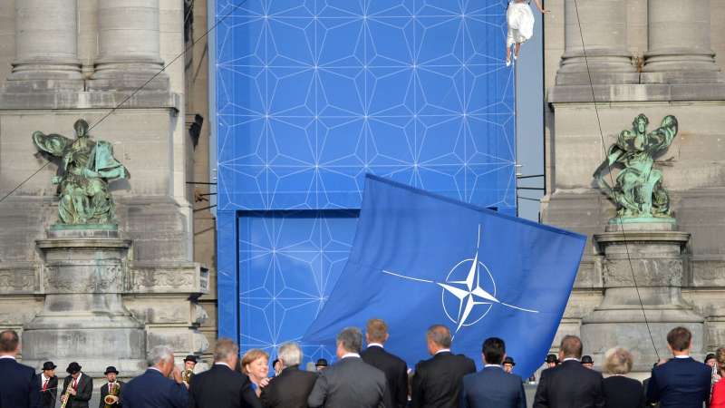 МИД Люксембурга выступил против отправки военных НАТО на Украину