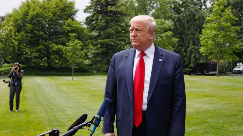 Рейтинг одобрения работы Трампа обновил минимум