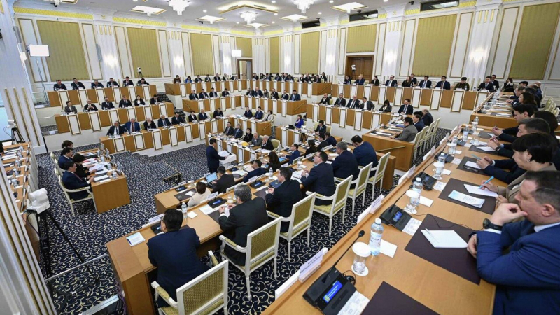 Поправки затронут 84% текста Конституции Казахстана - комиссия