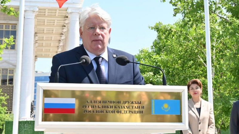 Путин наградил российского посла в Казахстане Алексея Бородавкина