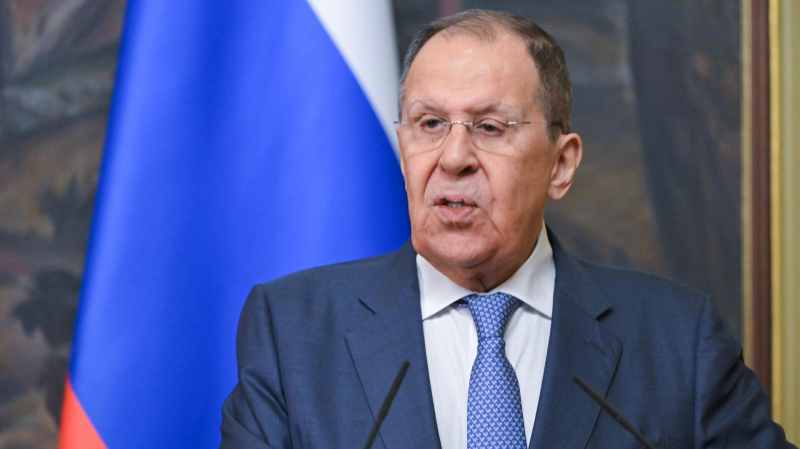 Стрелка часов "Судного дня" движется ближе к полуночи, заявил Лавров