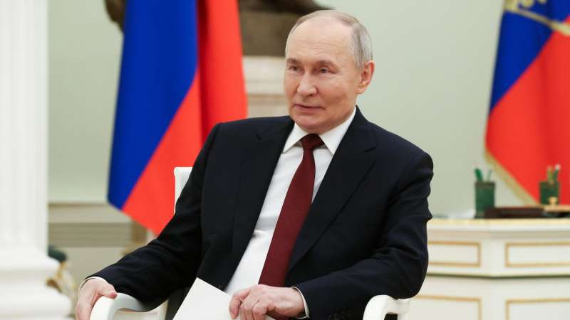 Путин отметил важность кадров в современных условиях