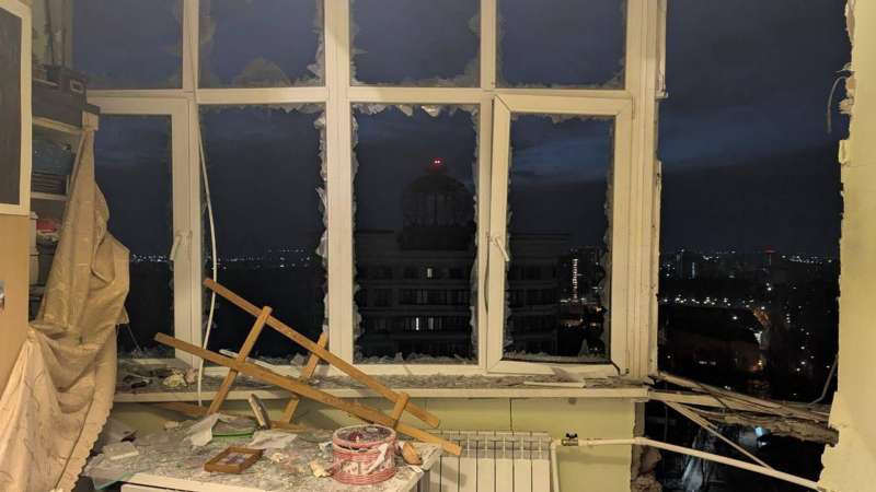 Трое ранены и один погиб в результате массовой атаки беспилотников в Подмосковье