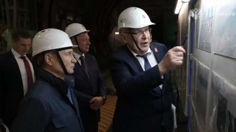 Путин посетил строящуюся в Курской области АЭС-2
