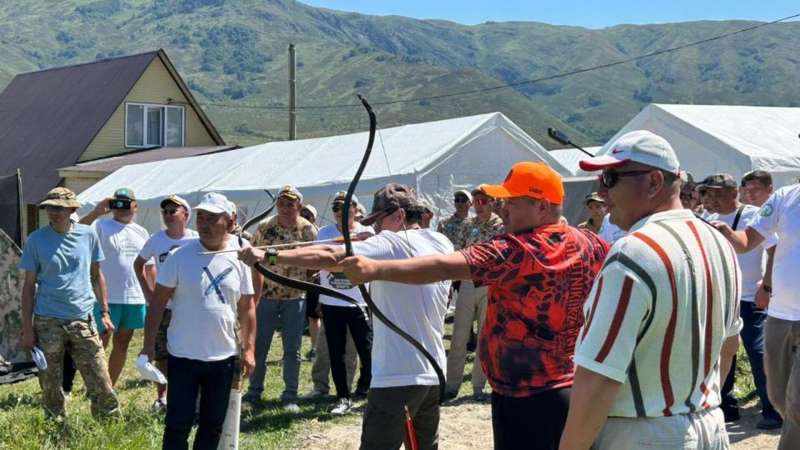 Сотни охотников и рыболовов собрались на фестиваль в Восточном Казахстане