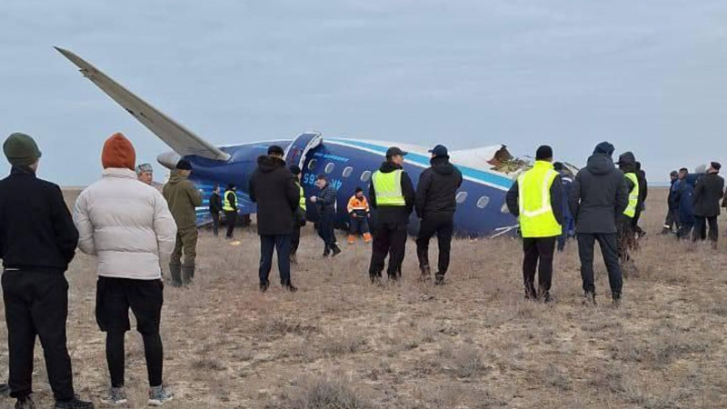 72 человека были на борту самолета, рухнувшего в Актау - СМИ