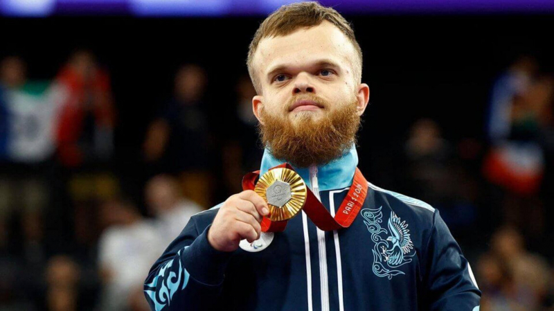 Казахстанец Давид Дегтярев стал трехкратным чемпионом мира по пара пауэрлифтингу