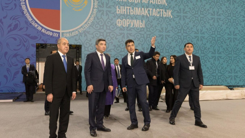 Премьер Бектенов оценил подготовку к Форуму регионов Казахстана и России в Уральске