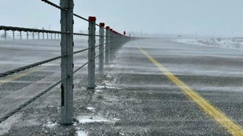 В Казахстане апробируют тросовое дорожное ограждение