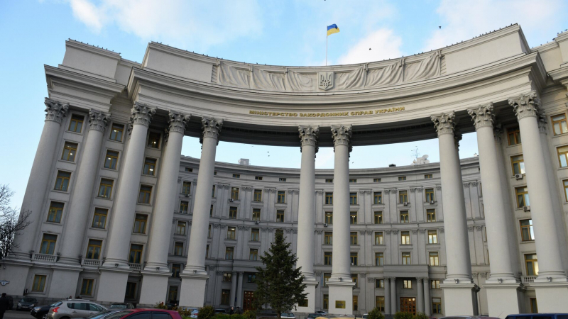 В Киеве по-хамски ответили на инициативу Минска по участию в переговорах